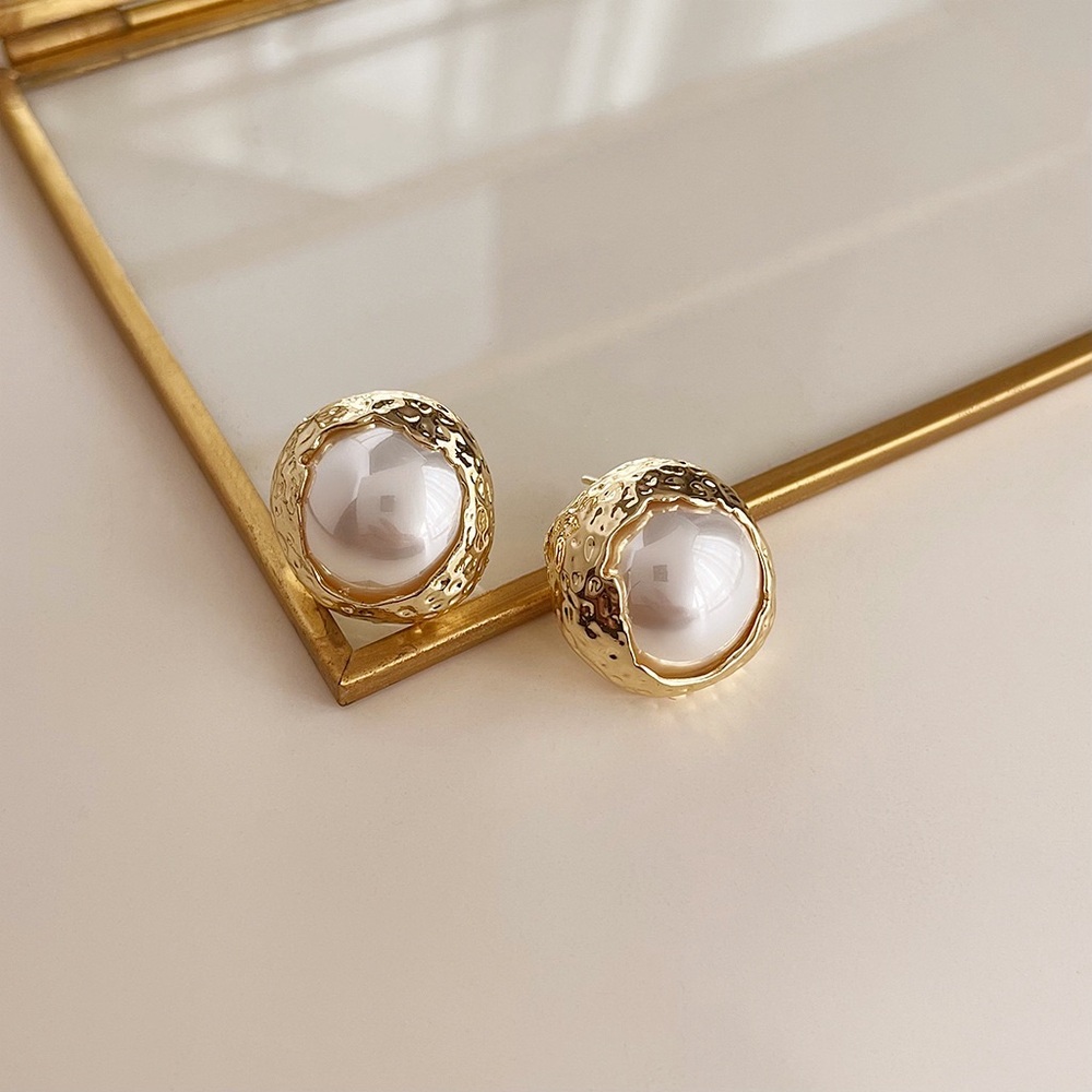 Vintage Antique Style Earrings With Silver Needle